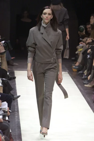 Look 19